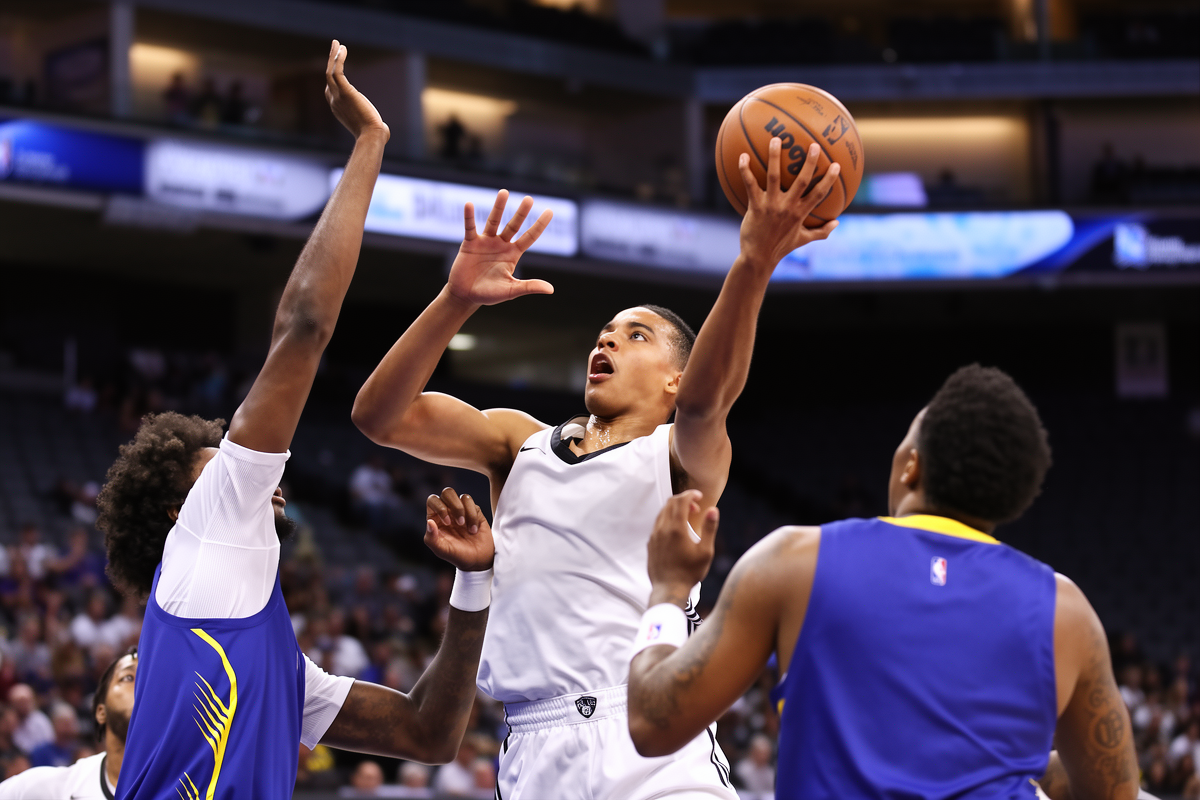 TOP1体育入口 - 路易斯维尔新星米卡尔·布朗 Jr.：夏季联赛首秀绽放 NBA 梦想 - TOP1体育 相关文章配图